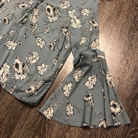 Review Top - Picture 2 of 4